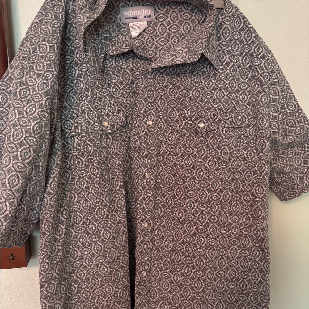 Wrangler Gray Casual Button Down Shirt with Geometric Pattern